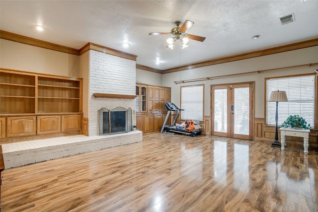 1918 Woodland Hills Lane, Weatherford, TX 76087