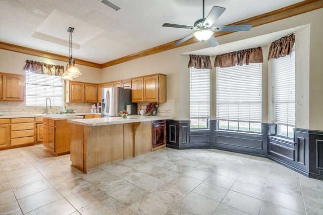 1918 Woodland Hills Lane, Weatherford, TX 76087