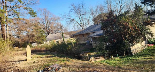 215 W Spring Street, Ola, AR 72853