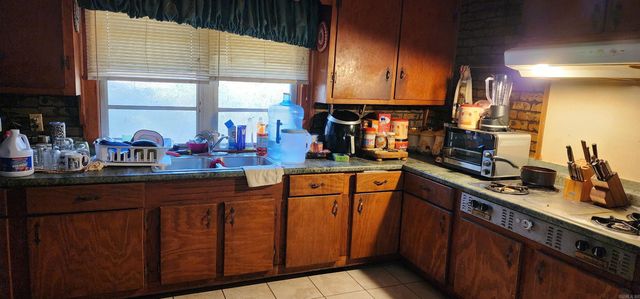 215 W Spring Street, Ola, AR 72853