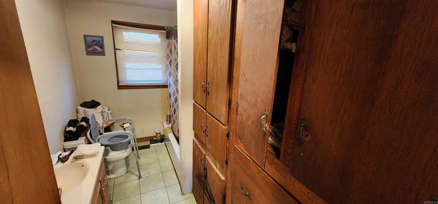 215 W Spring Street, Ola, AR 72853