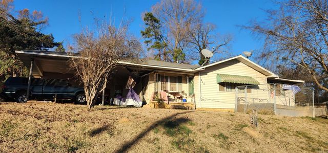 215 W Spring Street, Ola, AR 72853