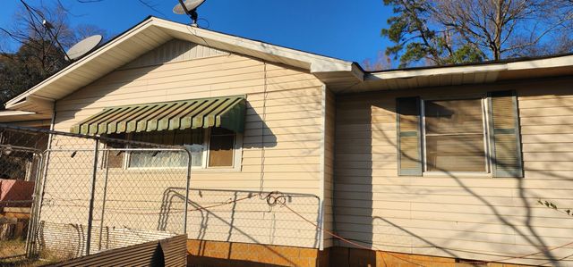 215 W Spring Street, Ola, AR 72853