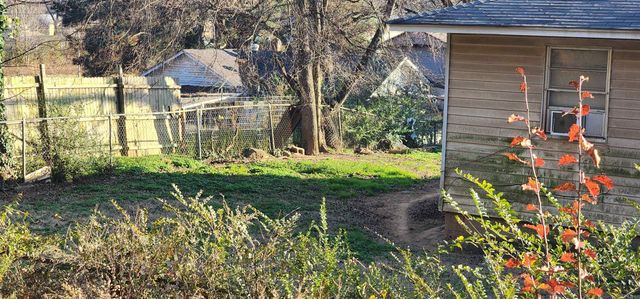 215 W Spring Street, Ola, AR 72853