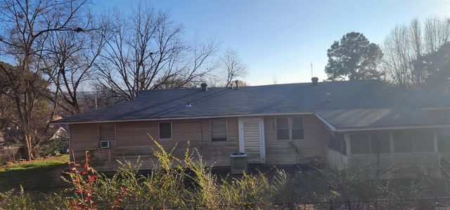 215 W Spring Street, Ola, AR 72853