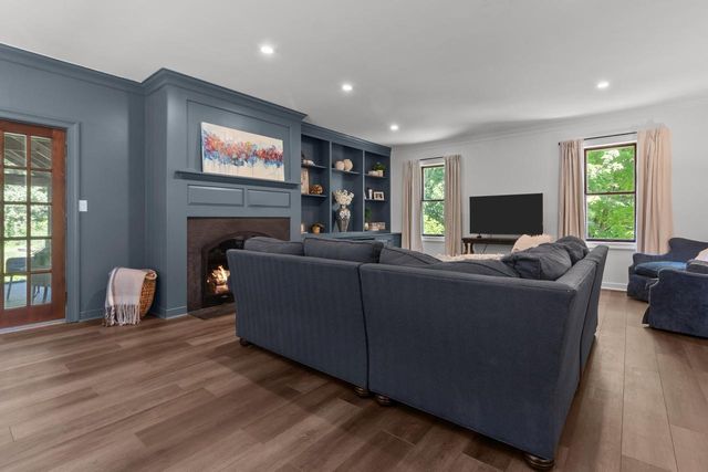 5823 Raccoon DRIVE, Burlington, WI 53105