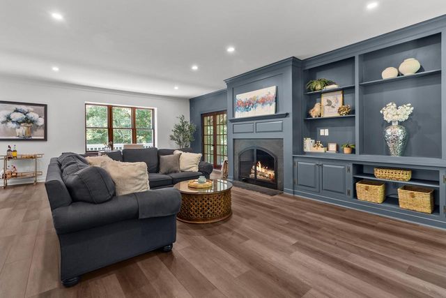 5823 Raccoon DRIVE, Burlington, WI 53105