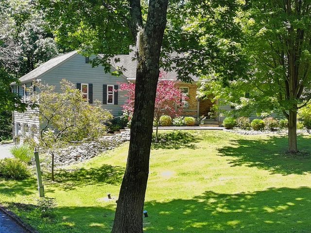 5823 Raccoon DRIVE, Burlington, WI 53105