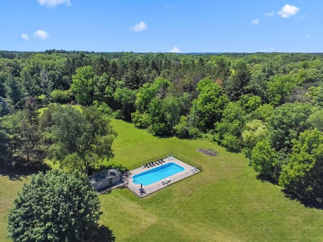 5823 Raccoon DRIVE, Burlington, WI 53105