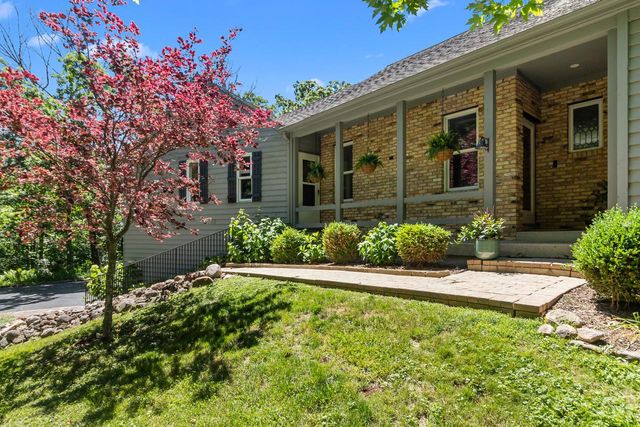 5823 Raccoon DRIVE, Burlington, WI 53105