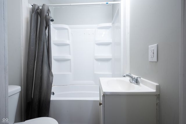 707 W 22nd Street, Anderson, IN 46016