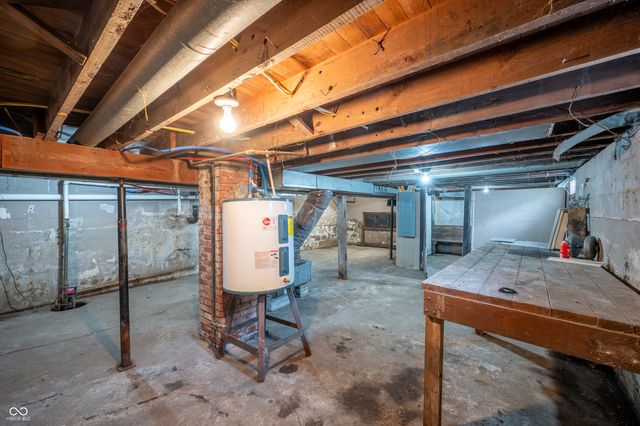 707 W 22nd Street, Anderson, IN 46016