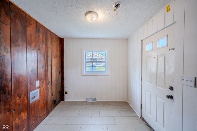 707 W 22nd Street, Anderson, IN 46016