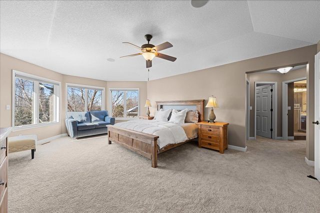 10592 Hawthorn Trail, Woodbury, MN 55129