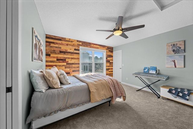 10592 Hawthorn Trail, Woodbury, MN 55129