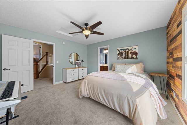 10592 Hawthorn Trail, Woodbury, MN 55129