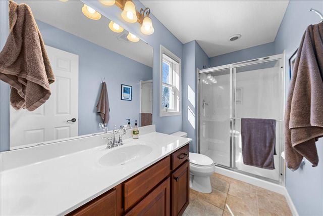 10592 Hawthorn Trail, Woodbury, MN 55129