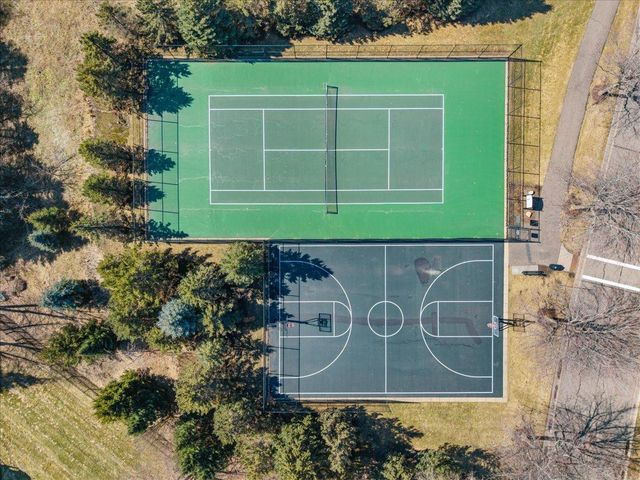 10592 Hawthorn Trail, Woodbury, MN 55129