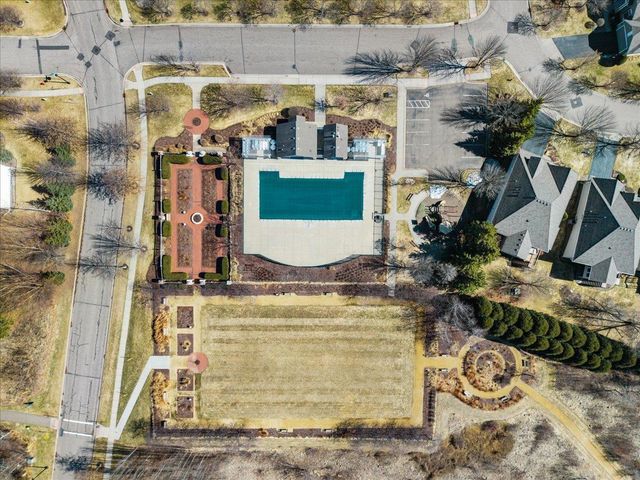 10592 Hawthorn Trail, Woodbury, MN 55129