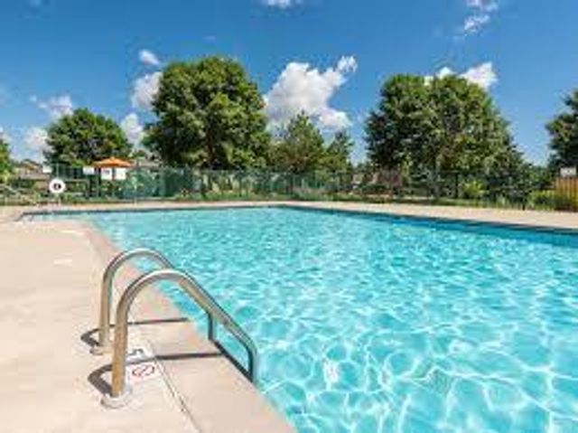 10592 Hawthorn Trail, Woodbury, MN 55129