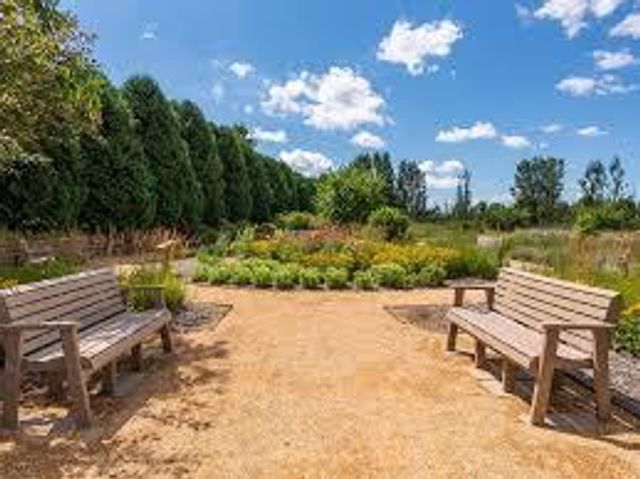 10592 Hawthorn Trail, Woodbury, MN 55129