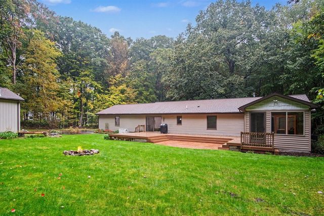 2202 11 Mile Road, Rockford, MI 49341