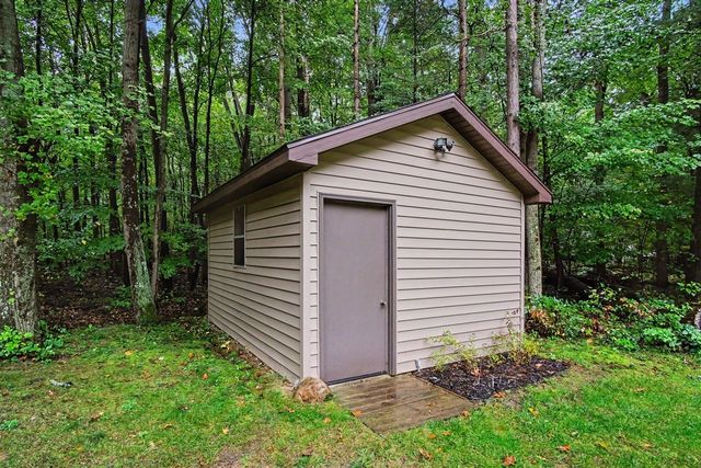 2202 11 Mile Road, Rockford, MI 49341