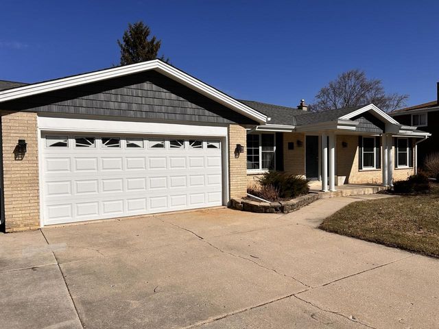 N166W20832 Parkway DRIVE, Jackson, WI 53037