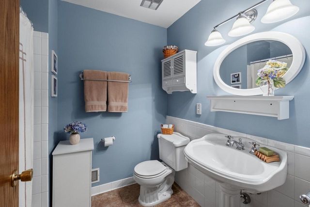 N166W20832 Parkway DRIVE, Jackson, WI 53037