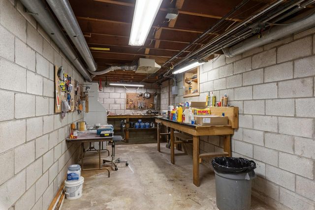 N166W20832 Parkway DRIVE, Jackson, WI 53037