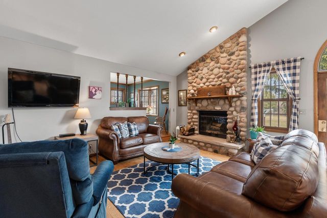 N166W20832 Parkway DRIVE, Jackson, WI 53037