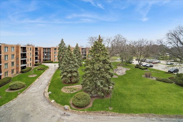 1515 E Central Road 462B, Arlington Heights, IL 60005