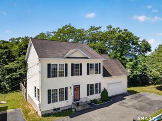 5 Grove Avenue, Groton, CT 06340