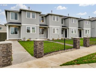 4248 Se CENTURY Blvd, Hillsboro, OR 97123