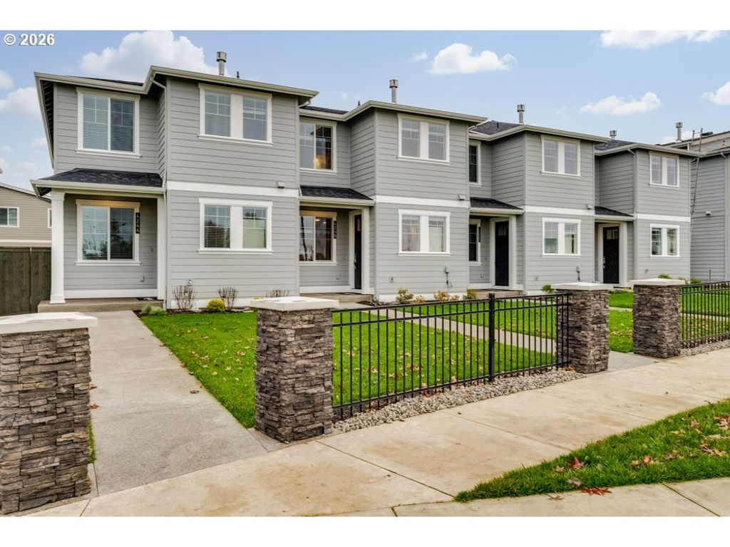 4248 Se CENTURY Blvd, Hillsboro, OR 97123