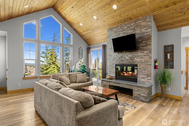 6827 Forest Ridge Drive, Wenatchee, WA 98801