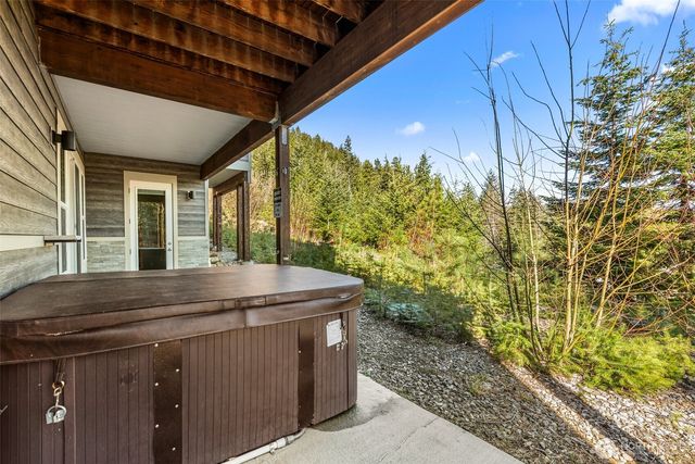 6827 Forest Ridge Drive, Wenatchee, WA 98801