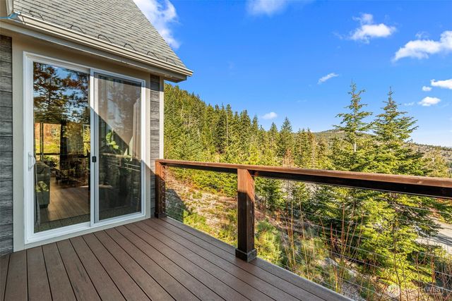 6827 Forest Ridge Drive, Wenatchee, WA 98801