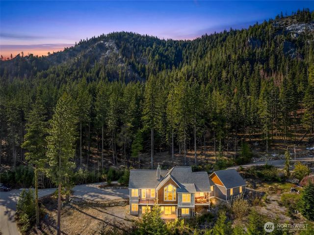 6827 Forest Ridge Drive, Wenatchee, WA 98801