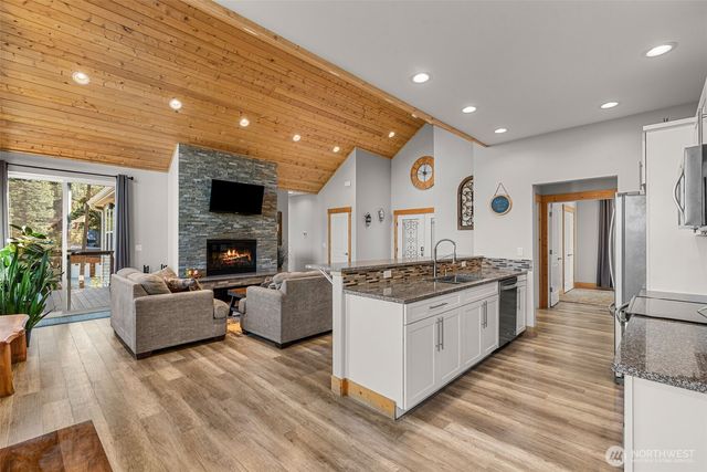 6827 Forest Ridge Drive, Wenatchee, WA 98801