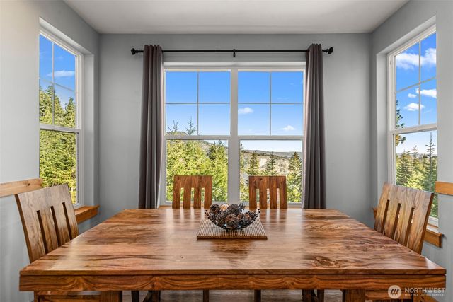 6827 Forest Ridge Drive, Wenatchee, WA 98801