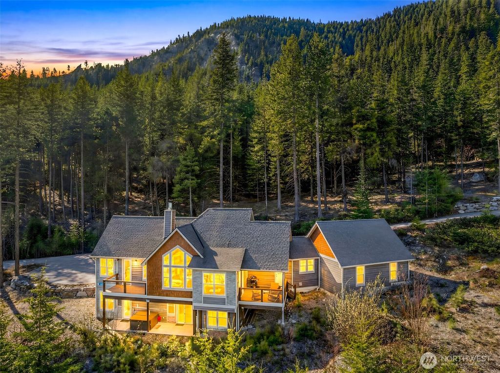 6827 Forest Ridge Drive, Wenatchee, WA 98801