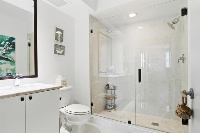 1551 N Flagler Drive 605, West Palm Beach, FL 33401