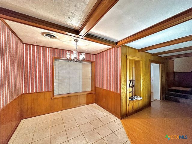 203 Hampshire Street, Victoria, TX 77904