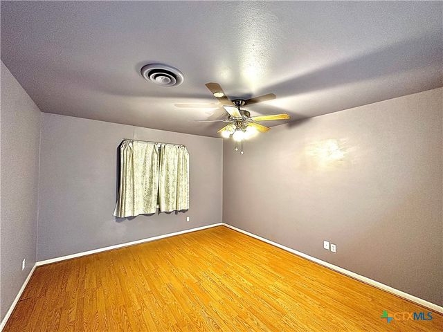 203 Hampshire Street, Victoria, TX 77904