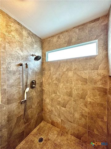 203 Hampshire Street, Victoria, TX 77904