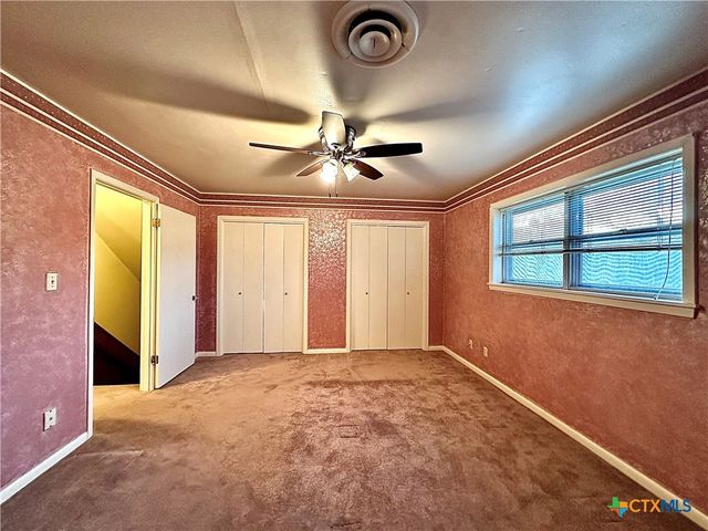 203 Hampshire Street, Victoria, TX 77904