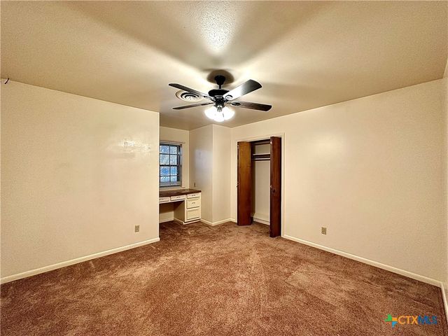 203 Hampshire Street, Victoria, TX 77904