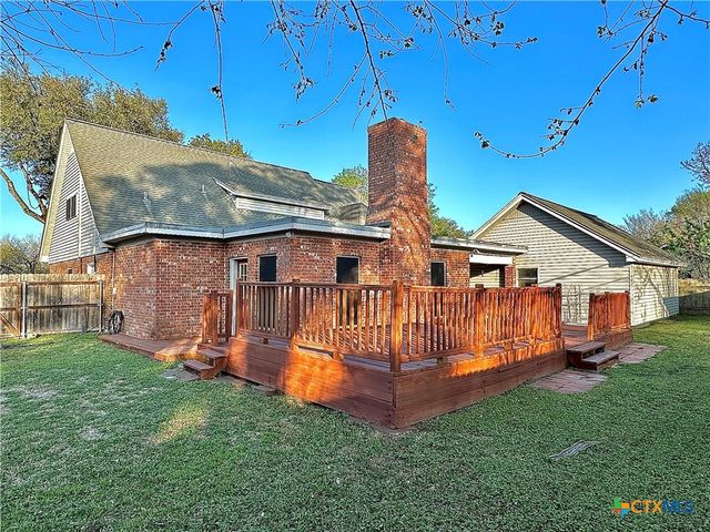203 Hampshire Street, Victoria, TX 77904