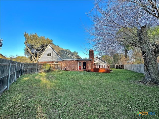203 Hampshire Street, Victoria, TX 77904